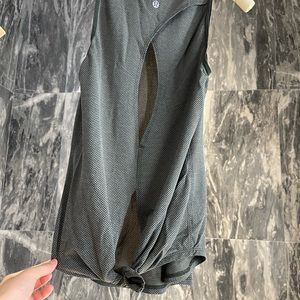 Oliver Lululemon tank top